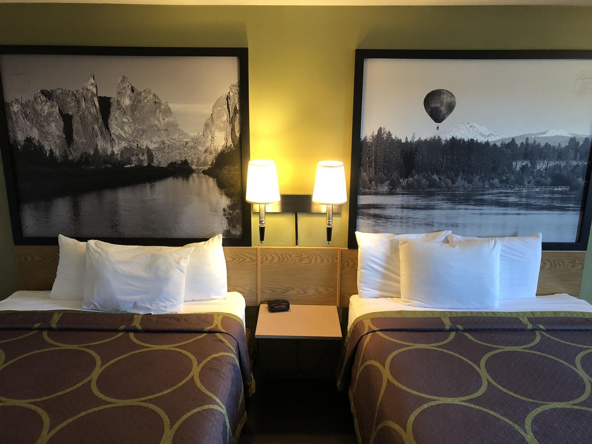 Hotel Super 8 By Wyndham Redmond Extérieur photo