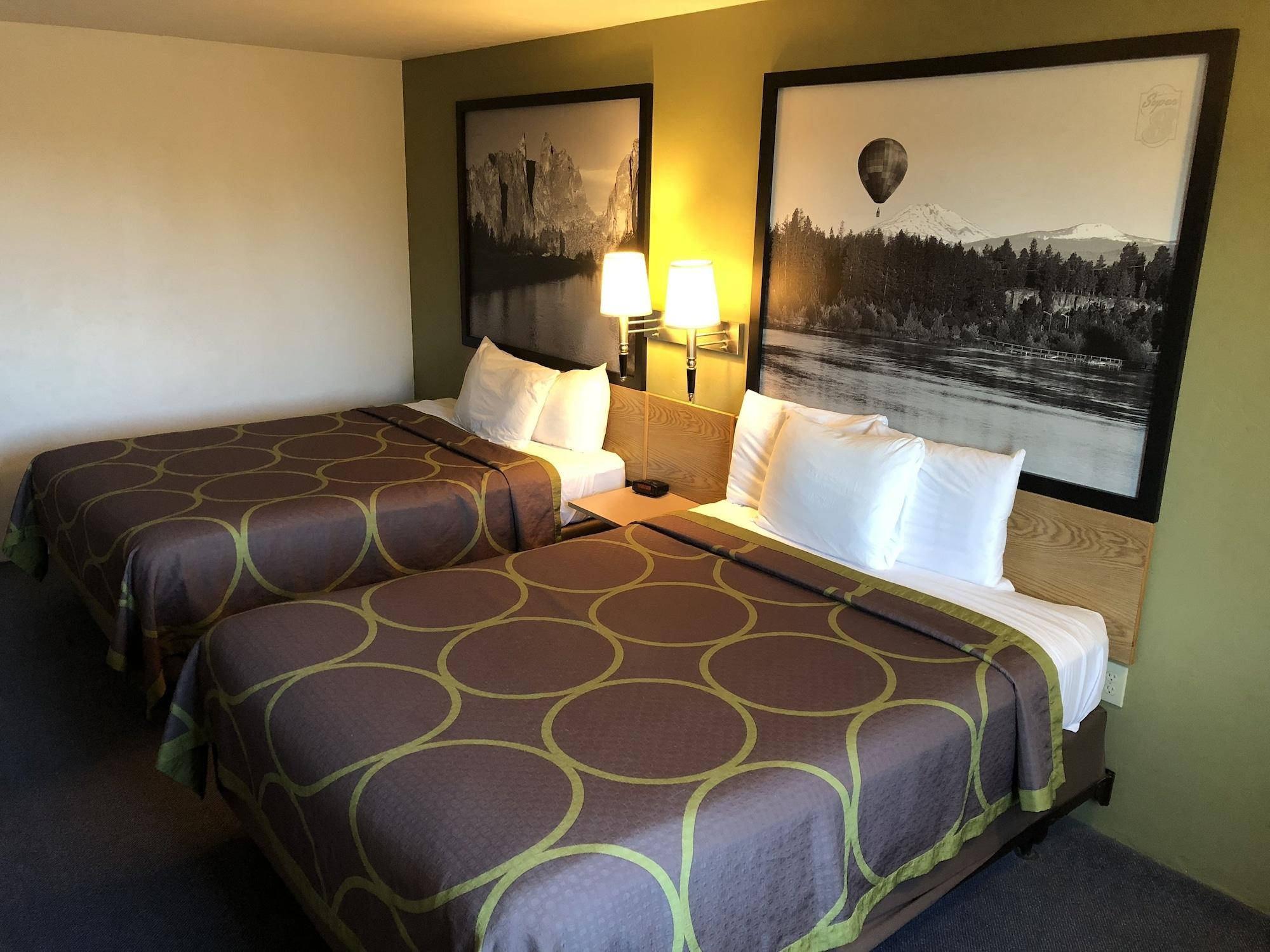 Hotel Super 8 By Wyndham Redmond Extérieur photo