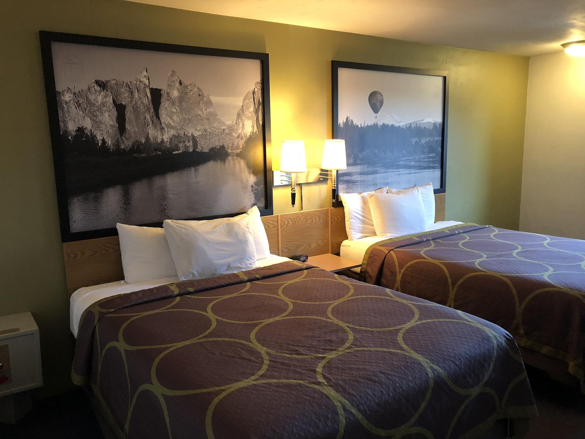 Hotel Super 8 By Wyndham Redmond Extérieur photo