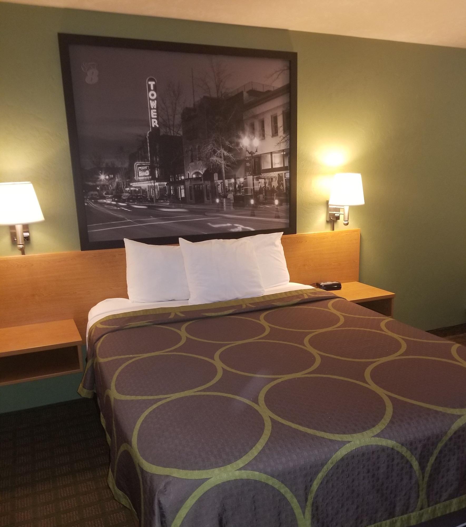 Hotel Super 8 By Wyndham Redmond Extérieur photo