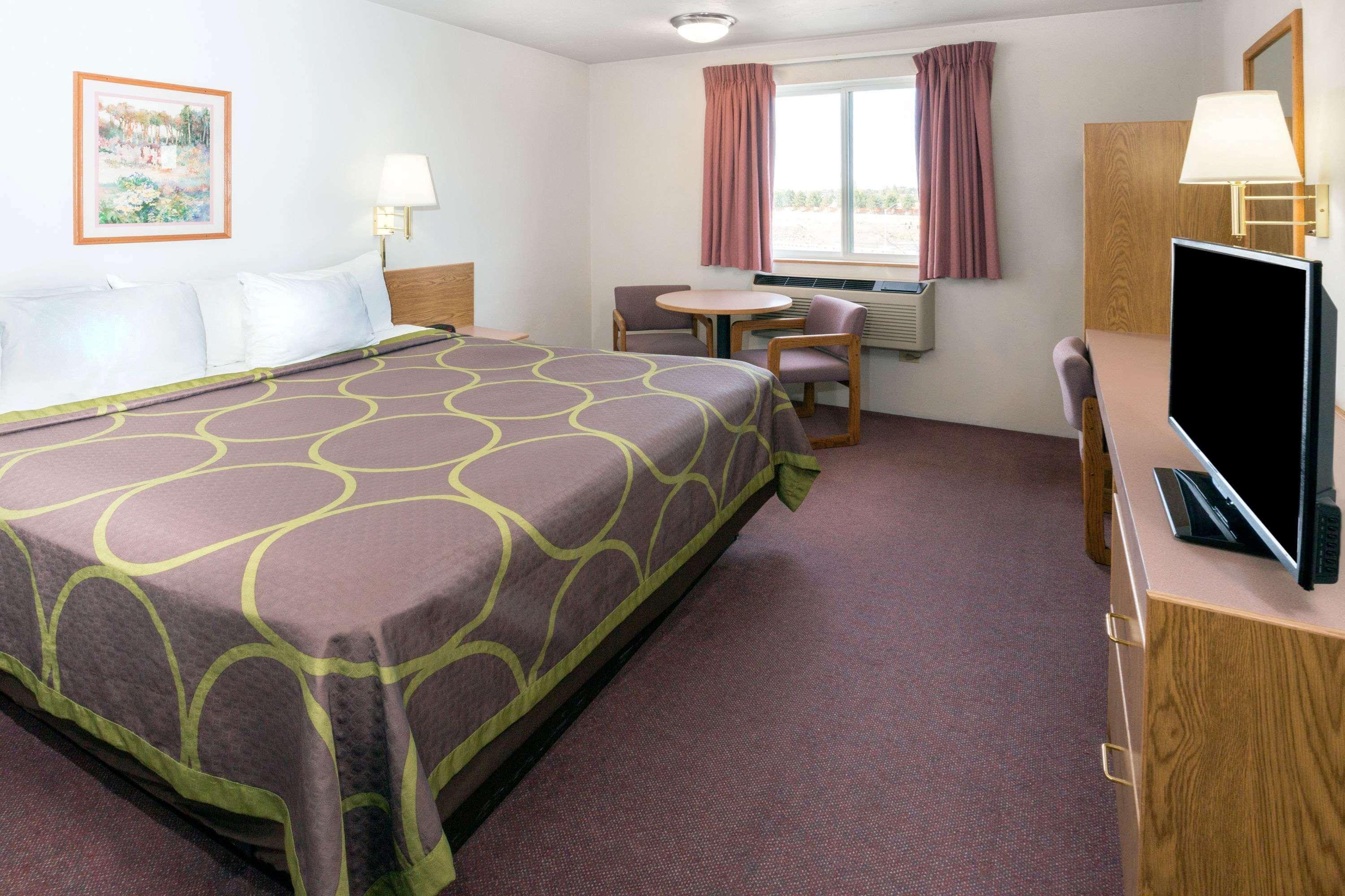 Hotel Super 8 By Wyndham Redmond Extérieur photo