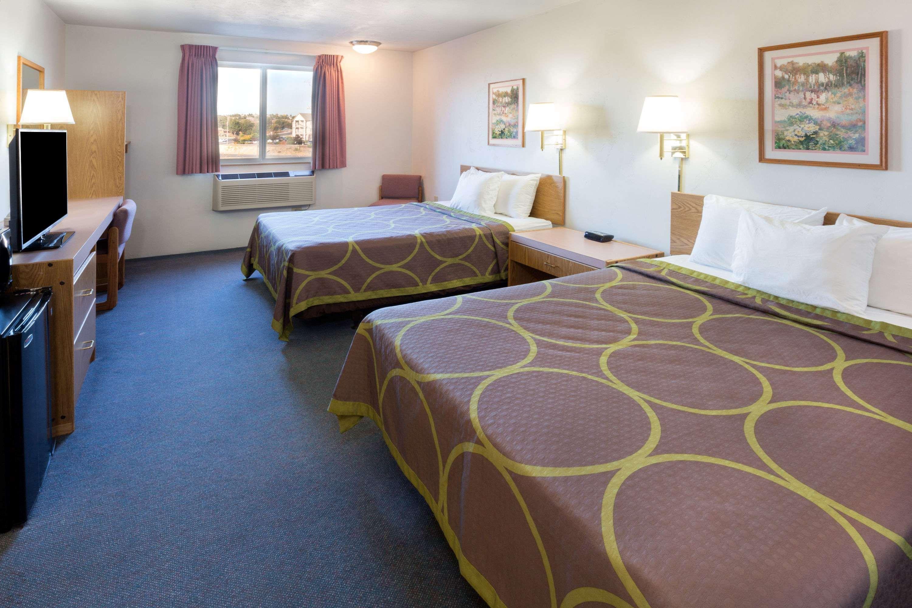 Hotel Super 8 By Wyndham Redmond Extérieur photo